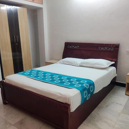 Roshini Serviced Apartments Chennai Exterior photo